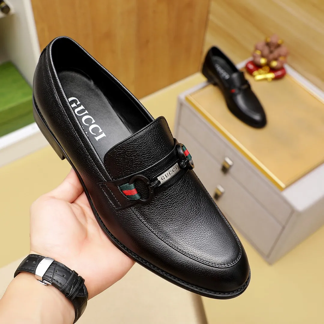 Men's men's shoes 💰400 🆘【GUCCI】Gucci ·🐑里· Hot-selling beanie shoes, top brand luxury, top quality, latest fashion beanie shoes.. The upper is made of original first-layer cowhide. (🐑leather·inner). The original stylish and stylish soft rubber wear-resistant and non-slip outsole is light and comfortable on the foot, available in black! Matching code: 39/45 (38.46. Can be customized)